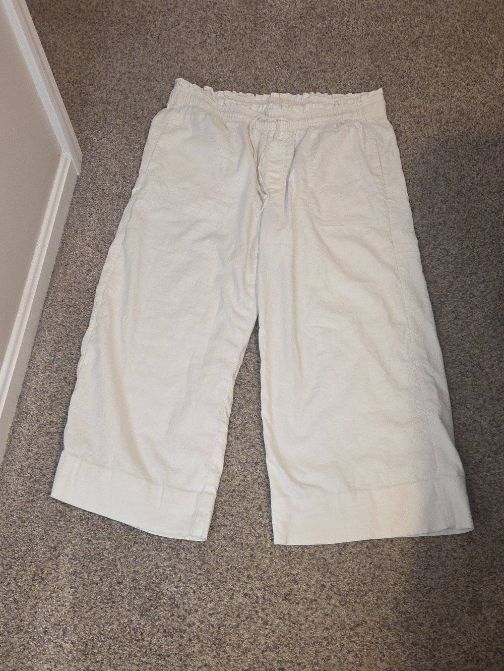 American Eagle Outfitters Cream Linen Cropped Flare Drawstring Pants